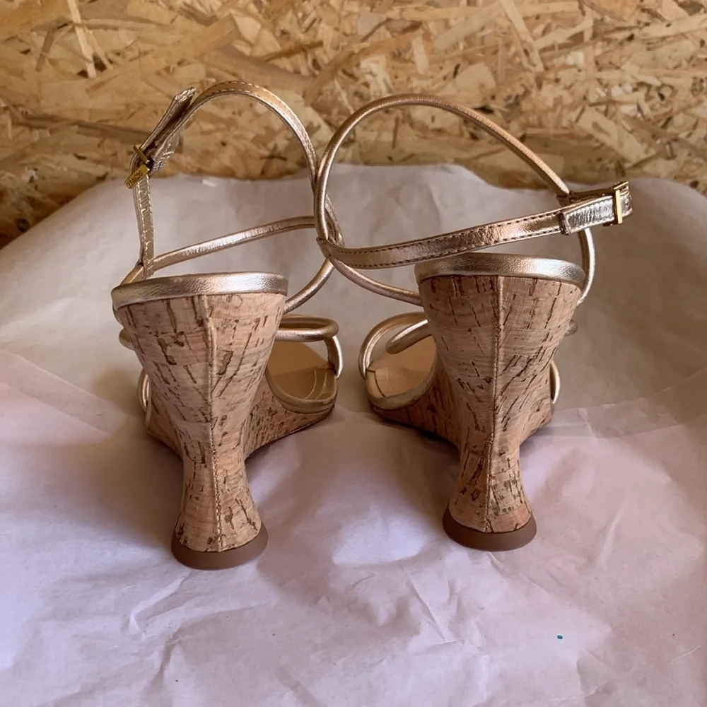 NWT Shultz Daryl Metallic Leather Sandal in Gold Metallic Size 10